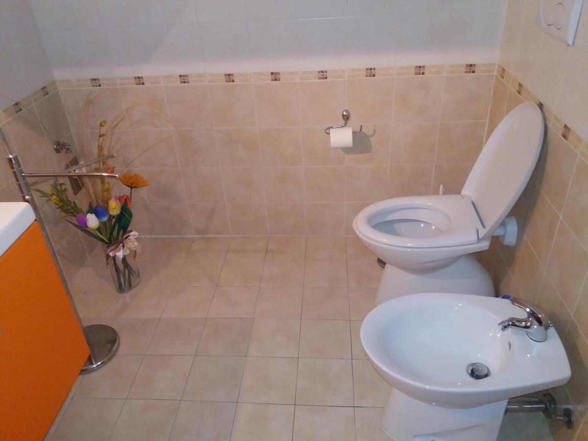 Tana Per Gli Ospiti Apartment Terni Exterior photo