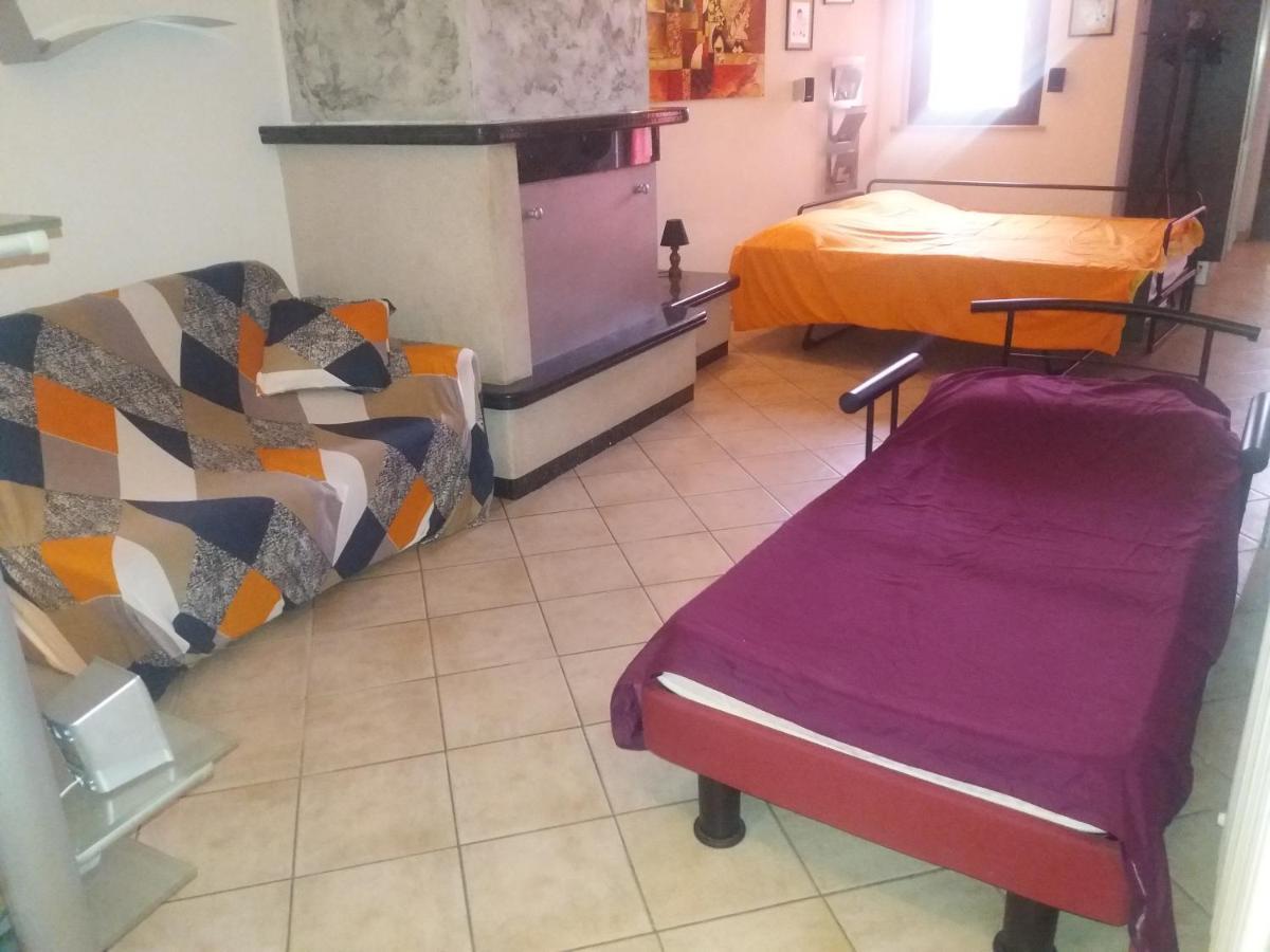 Tana Per Gli Ospiti Apartment Terni Exterior photo